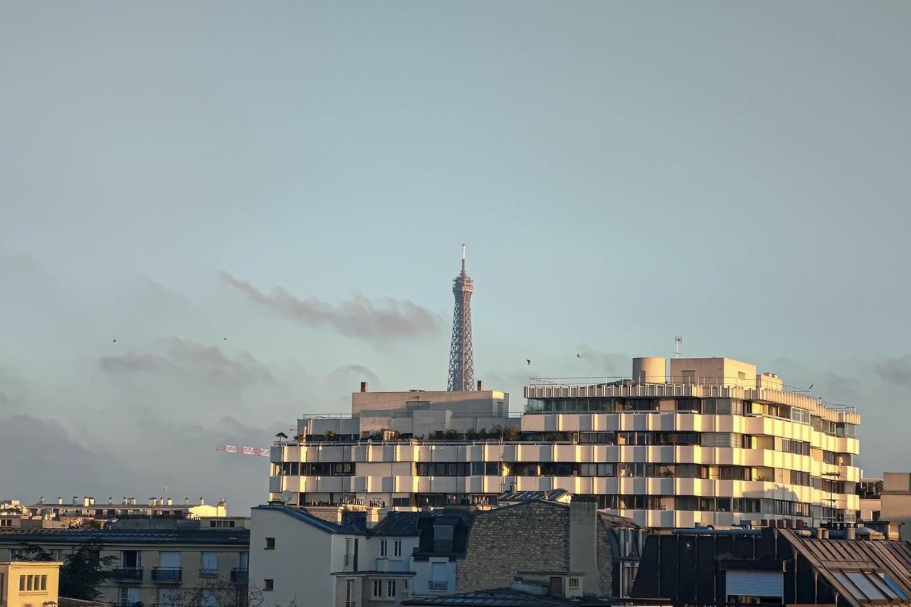 Beautiful And Bright Appt With Eiffel Tower View Appartement Parijs Buitenkant foto