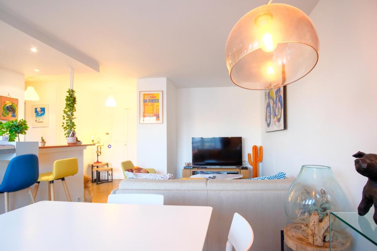 Beautiful And Bright Appt With Eiffel Tower View Appartement Parijs Buitenkant foto